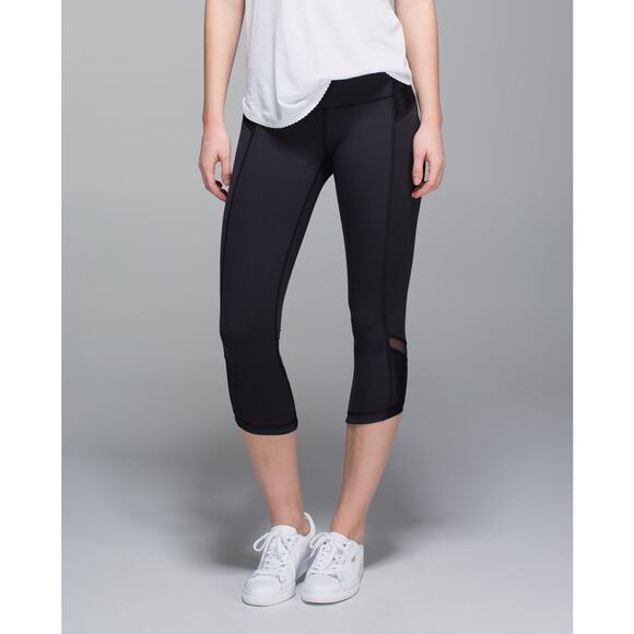 Lululemon Just Breathe Crop Athletic Leggings Sz 4 Polka Dot Mesh Yoga Gym - Picture 1 of 10